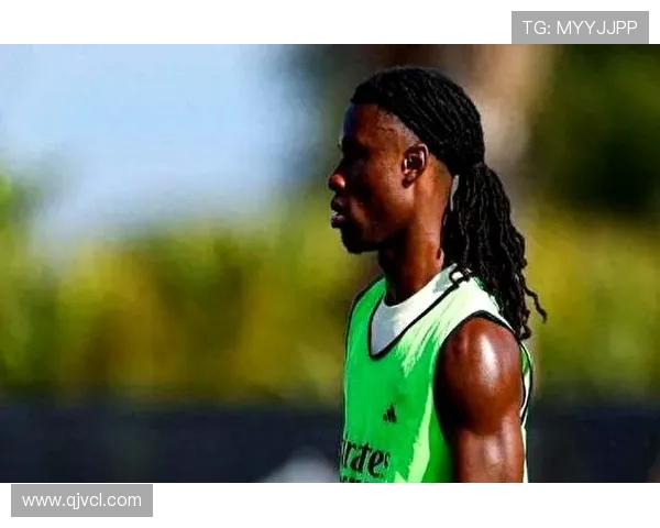 阿隆索高度评价卡马文加称其为球队关键核心教练组对表现非常满意 阿隆索高度评价卡马文加称其为球队关键核心教练组对表现非常满意